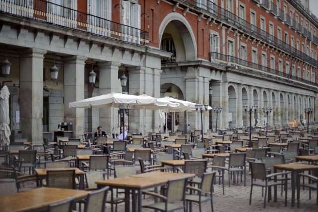 «Παράθυρο επιείκειας» στους ισπανικούς στόχους για το έλλειμμα δείχνει η Κομισιόν